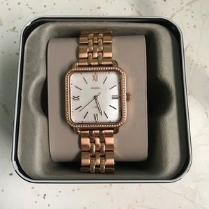 Women’s rose gold fossil watch